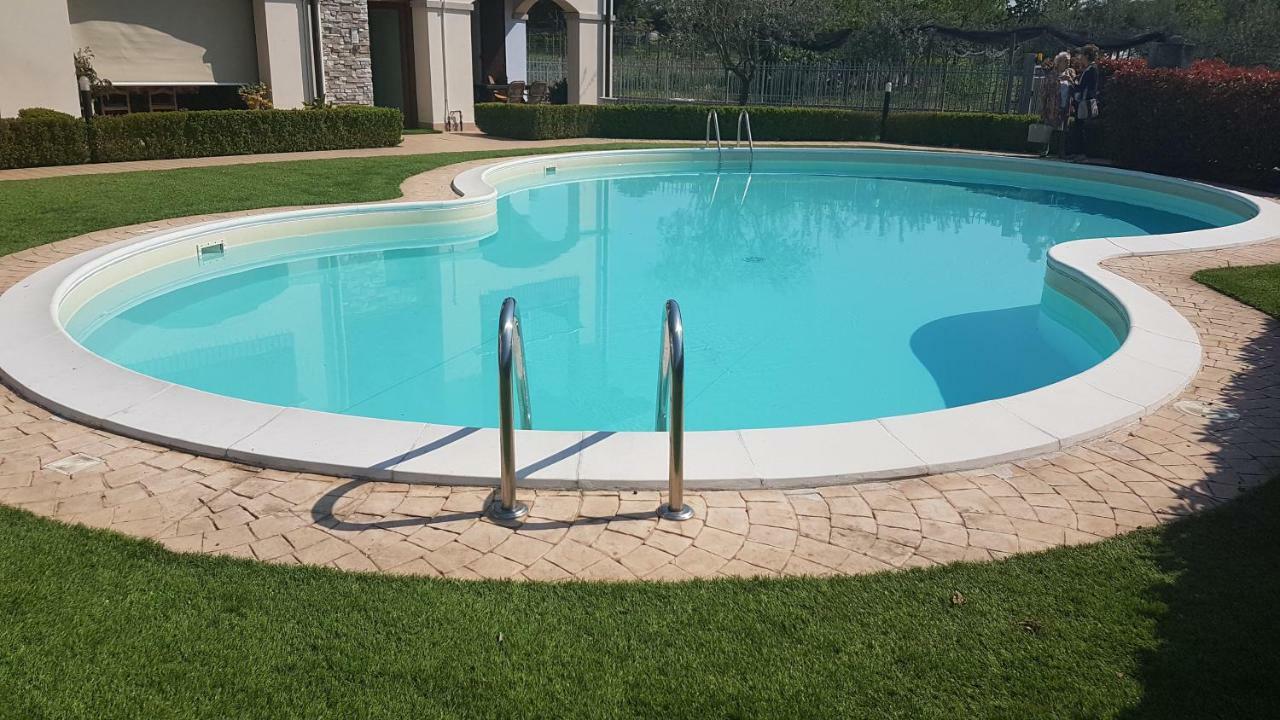 Villa Villacolle Sirmione Eksteriør bilde